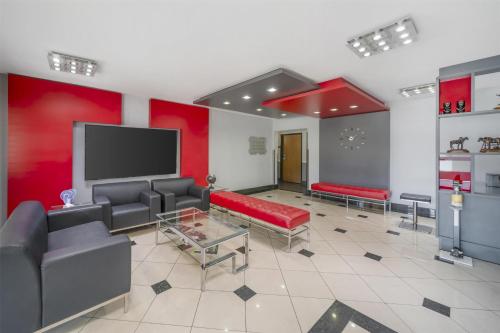 Μια τηλεόραση ή/και κέντρο ψυχαγωγίας στο Best Western Antelope Inn & Suites