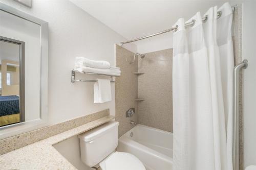 Ένα μπάνιο στο Best Western Antelope Inn & Suites