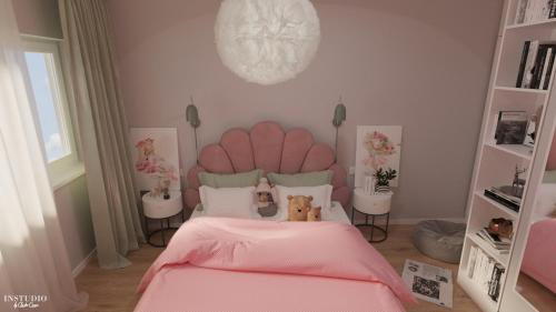 Una cama o camas en una habitación de Relaxare modernă în Timișoara casă cu birou parcare și WiFi, aproape de obiective