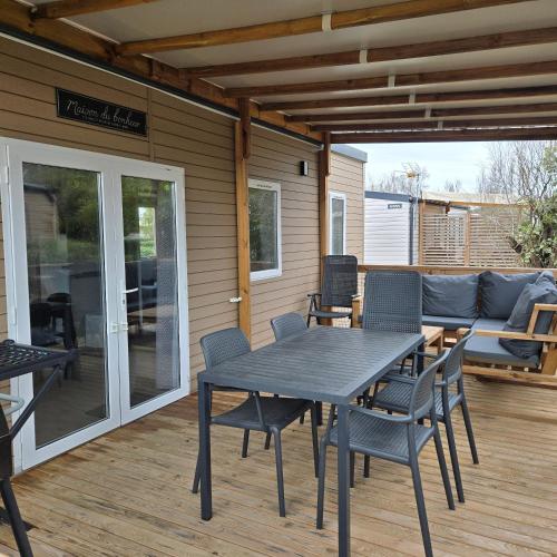 Mobil-home les pieds dans l'eau camping les dunes