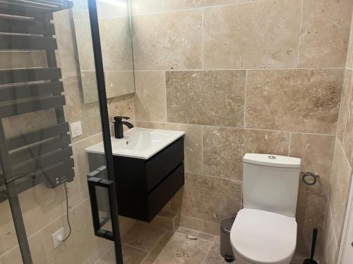 Photo de la galerie de l'établissement Charmant T3 rénové Jardin Parking Clim, à Pérols