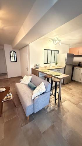 T2 MEUBLÉ plein centre-ville