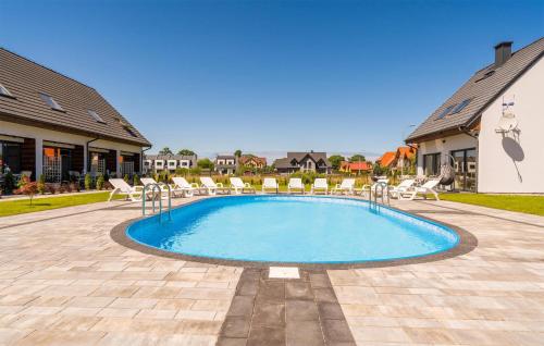 Πισίνα στο ή κοντά στο Pet Friendly Apartment In Nowecin
