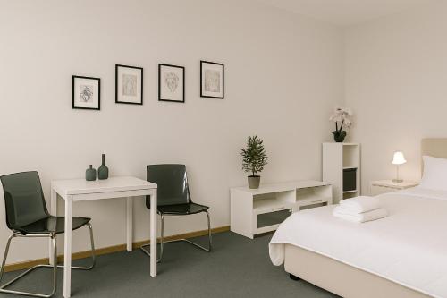 Metropolis A3 -Άνετη σουίτα في أثينا: غرفة نوم بسريرين ومكتب وكرسيين