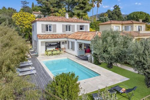 Villa Les Lavandieres by Villa Plus
