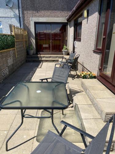 Patio nebo venkovní prostory v ubytování Rooms at Carol's Place near Porthcawl, Margam, Bridgend, 3mins to M4, 3 Room Types Available