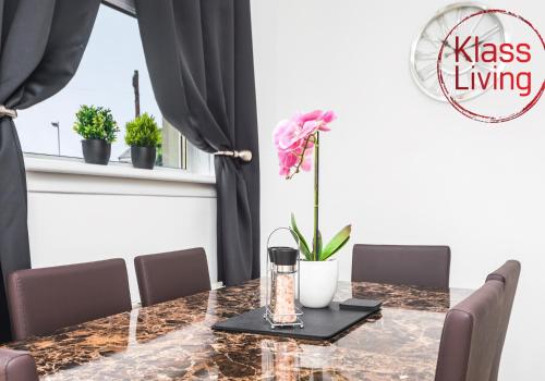 Χώρος καθιστικού στο Rothesay House by Klass Living Coatbridge
