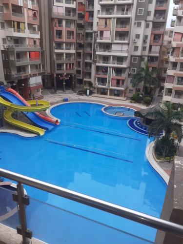 منتجع هوليداى شاطئ النخيل