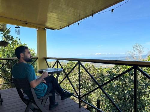 Balkoni atau teres di Cabaña con vista al volcán Barú