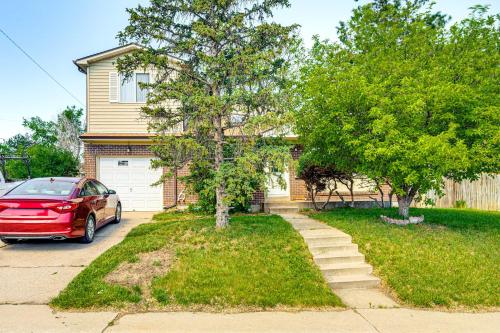 Κήπος έξω από το Near Family-Friendly Attractions Northglenn Home!