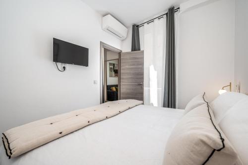 IMHOST -Cannes Centre Rue Hoche Palais - Croisette plage