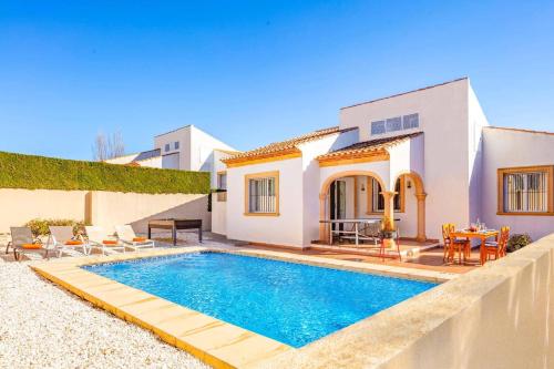 Villa Azafran by Villa Plus