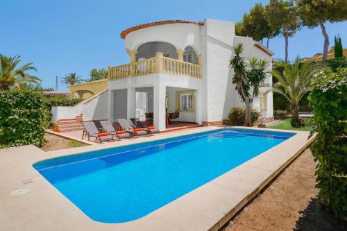 Villa Ciruela by Villa Plus