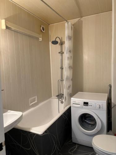Cozy Studio Ideally Located