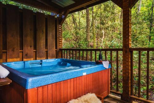 Φωτογραφία από το άλμπουμ του Creekside Smoky Mountains σε Hatchertown