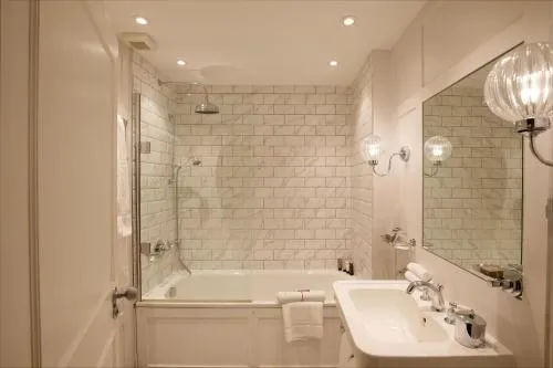 The Capital Hotel, Apartments & Townhouse - Small Luxury Hotels of The World photo 41