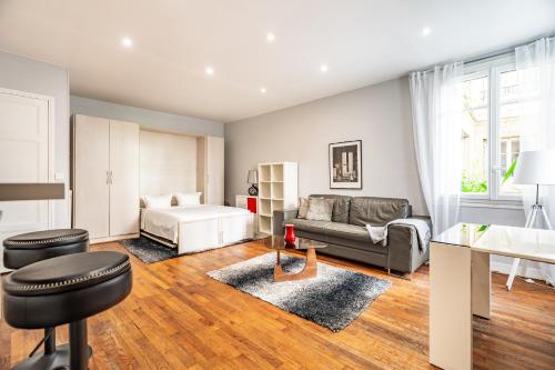 Elegant studio Saint-Dominique