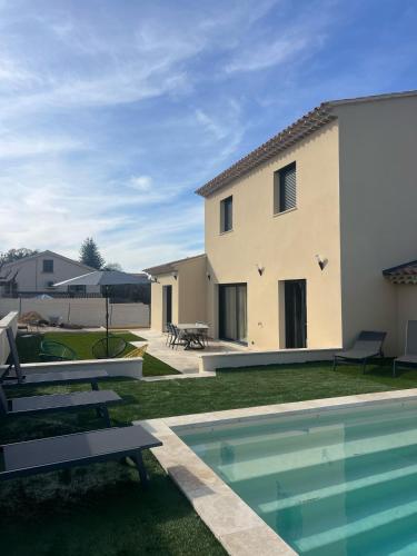 NOUVEAUTE !!! Villa Moderne de 4 chambres, piscine chauffée et vue panoramique