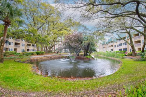 Beach Haven 1BR Steps to Ocean w Pool & Grill photo 27