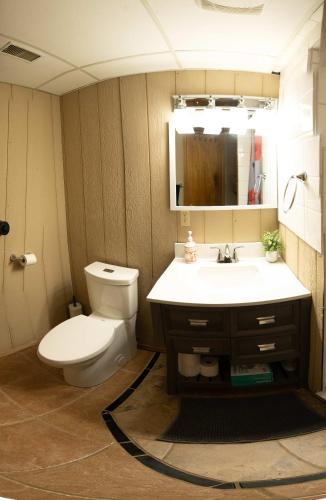 Gallery image of Bancroft Vibes Suite Sleeps 7 Cozy Retreat in Bancroft