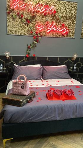 One of one experiences - LOVE ROOM