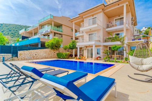 Stunning Modern Duplex Apartment in Central Kalkan