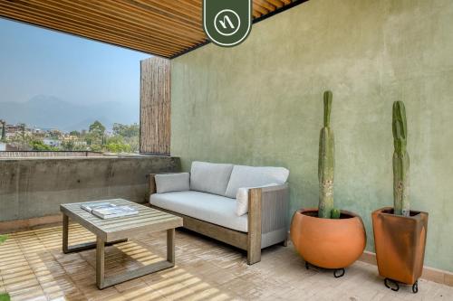 Χώρος καθιστικού στο Luxury 3 BR House in Downtown - AC - Peaceful