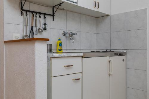 Fotografia z galérie ubytovania Apartments by the sea Brela, Makarska - 2713 v destinácii Brela