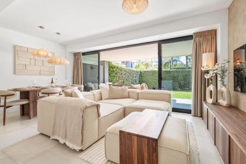 Oasis 325 Hideaway Luxe Garden Apartment