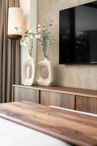 Oasis 325 Hideaway Luxe Garden Apartment photo 16