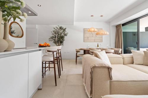 Oasis 325 Hideaway Luxe Garden Apartment photo 17