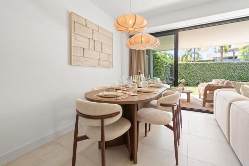 Oasis 325 Hideaway Luxe Garden Apartment photo 18