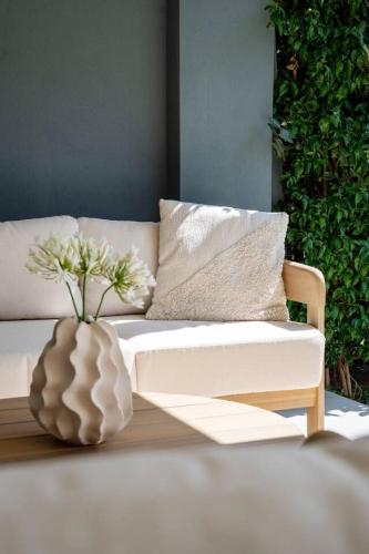 Oasis 325 Hideaway Luxe Garden Apartment photo 24