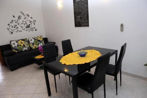 Apartments with parking space Pula - 24245