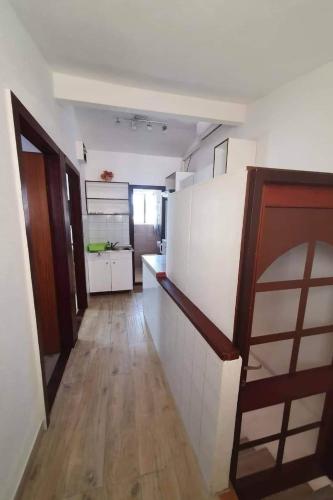 Katil atau katil-katil dalam bilik di Seaside holiday house Drasnice, Makarska - 10359
