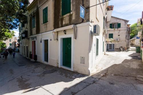 Apartments with WiFi Split - 24391