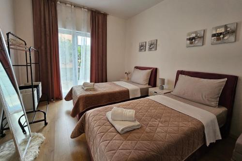 Apartments with parking space Kastel Novi, Kastela - 22702