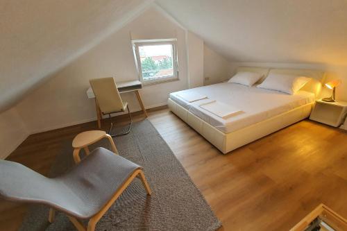 Apartments with parking space Kastel Stari, Kastela - 24469