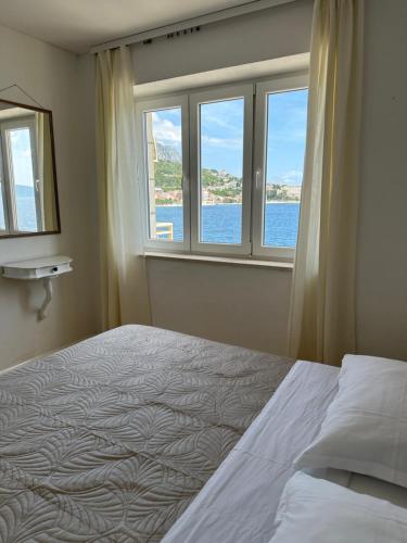 Villa Leo Beach Front