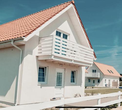 Domek Biały Lotos - Cisza i natura blisko plaży i centrum