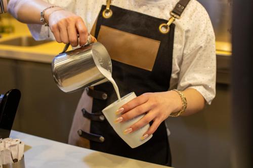 Utensilios para hacer té y café en Orka Taksim Apart Hotel