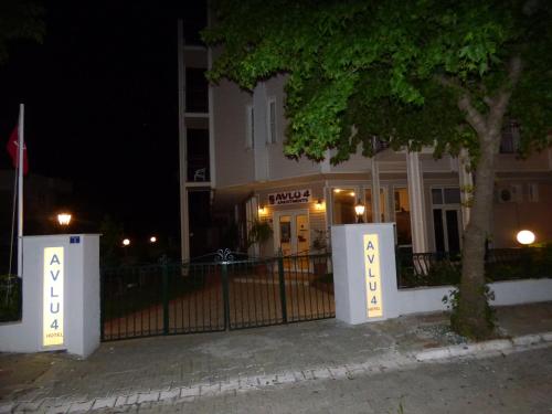 Budova, kde se aparthotel nachází