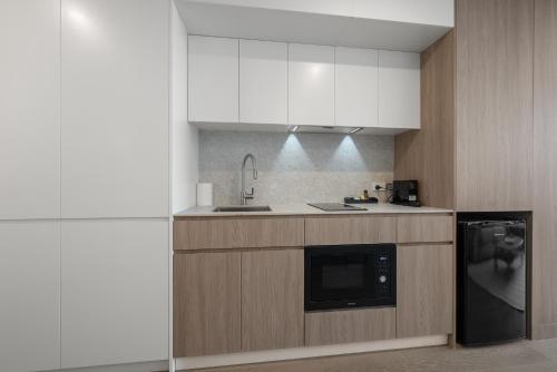 Una cocina o zona de cocina en Fremantle Coast Studio Beach at your Doorstep