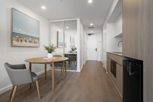 Una cocina o zona de cocina en Fremantle Coast Studio Beach at your Doorstep