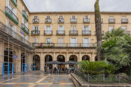 Plaza Nueva AC by Staynnapartments