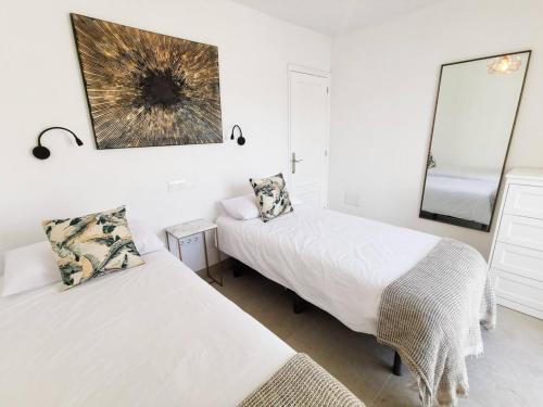 Stylish 2 Bedroom Bungalow By Pride Holiday Rentals
