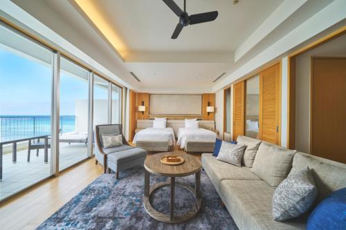 Χώρος καθιστικού στο The Orion Hotel Motobu Resort & Spa