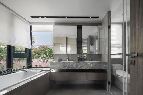 Bilik mandi di Wilderness Art Hotel