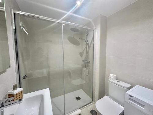 Marbella Beachside Apartment - 1 Min Walk to beach