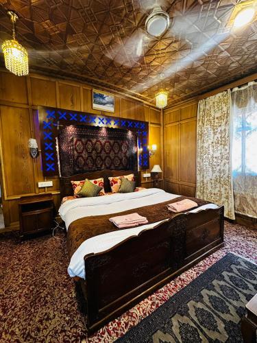 Cama o camas de una habitación en The Heritage Group Of Houseboats